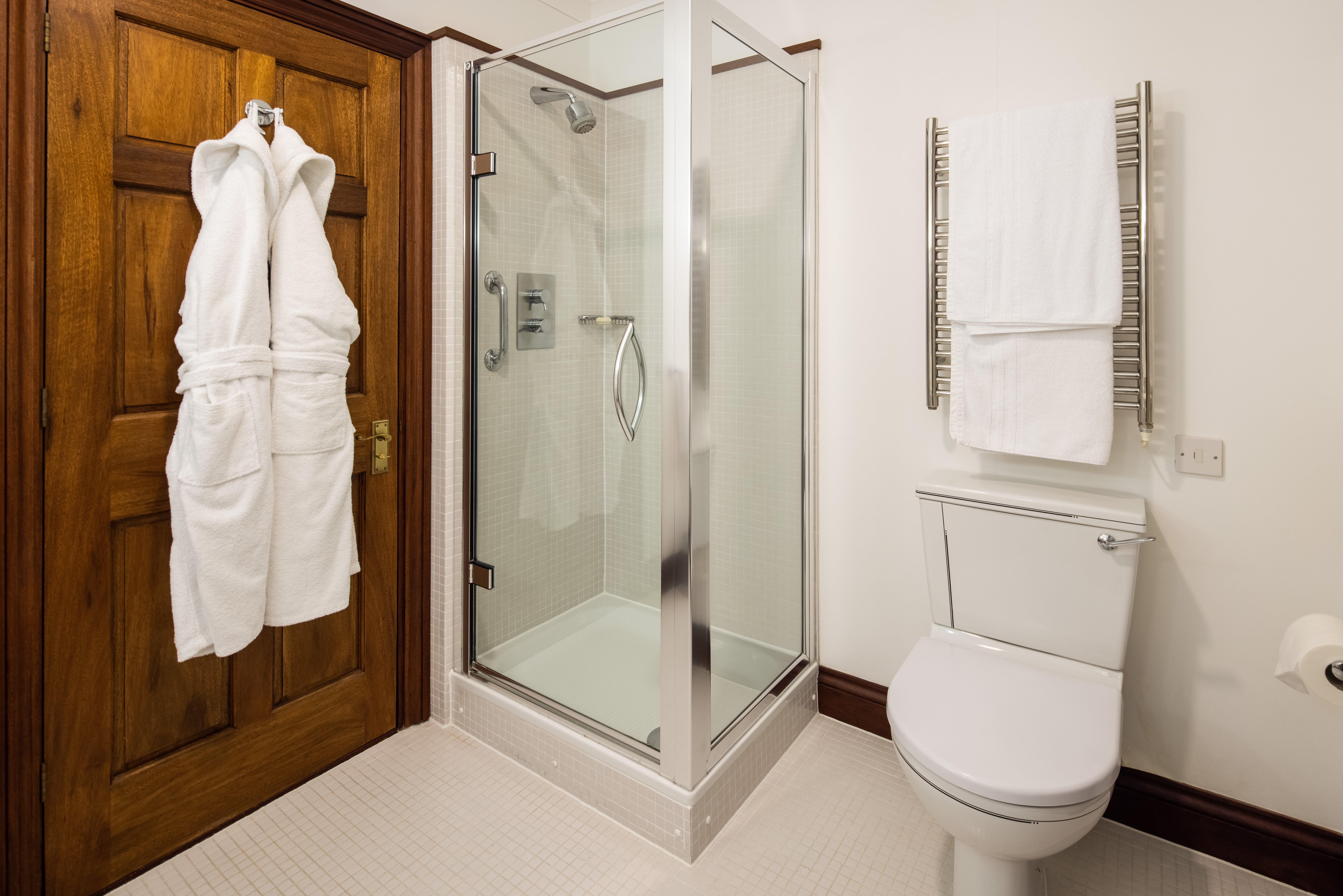 The Atlantic Hotel-guestroom-Atlantic Suite Bathroom.jpg