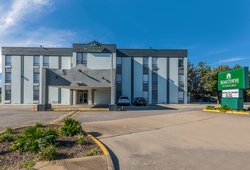  - HomeTowne Studios Newport News