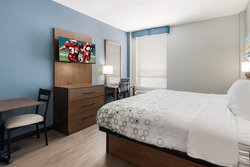  - HomeTowne Studios Newport News