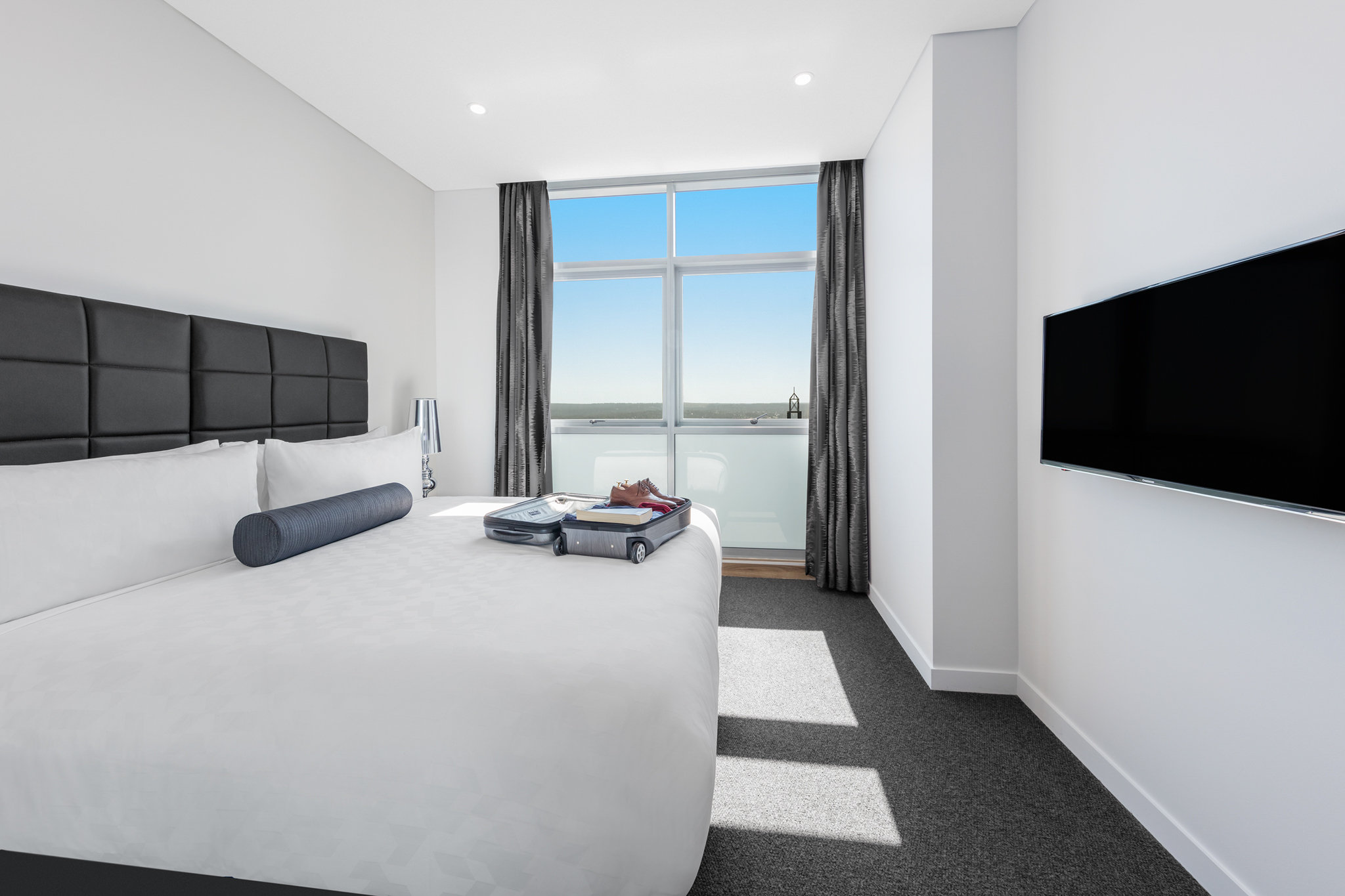 Meriton Suites Chatswood-guestroom-3 Bedroom Altitude Suite.jpg