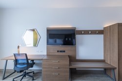  - Holiday Inn Express & Suites Vista Downtown Columbia