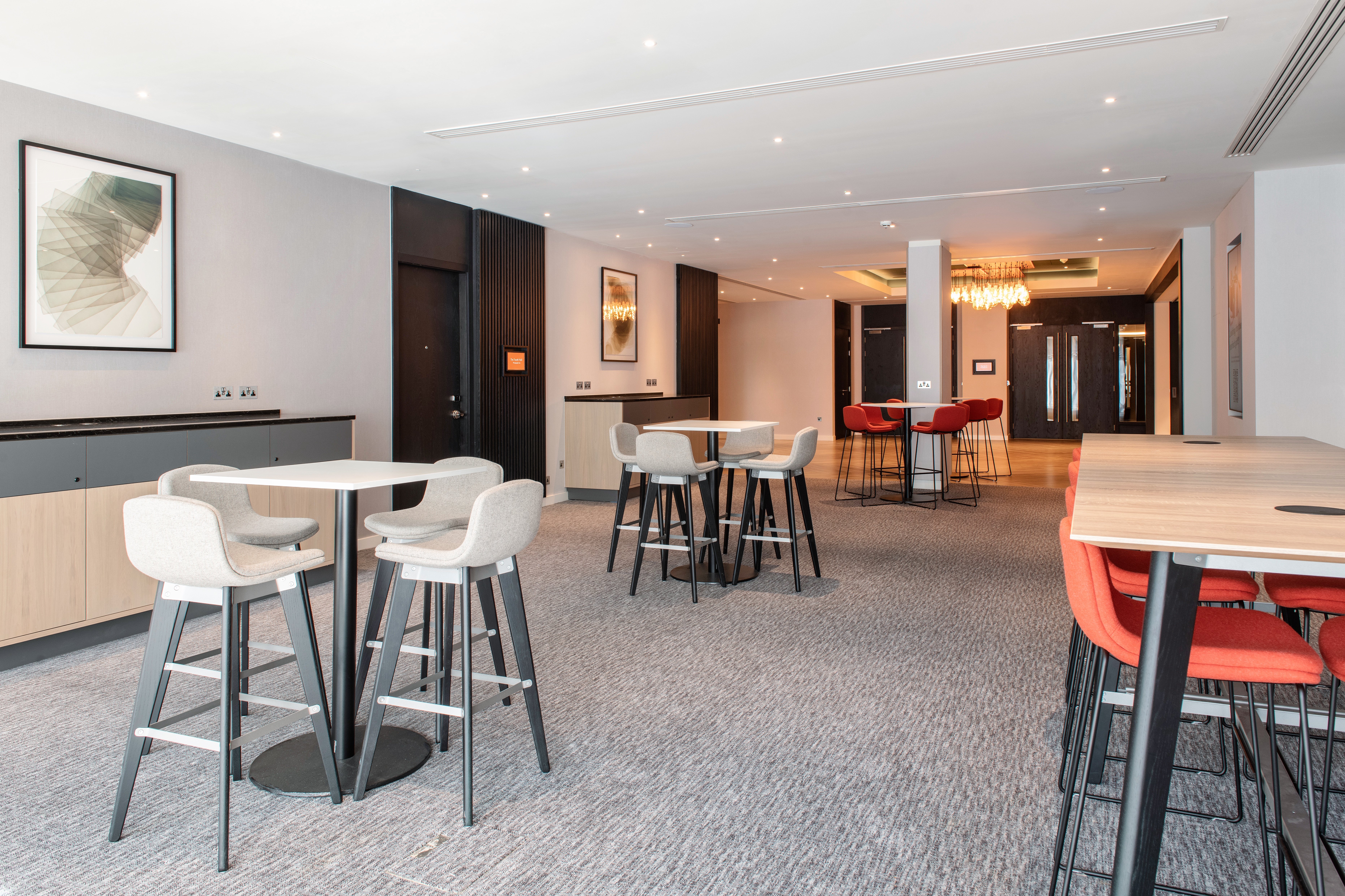 HOLIDAY INN LONDON SHEPPERTON-guestroom-Break-out Room.jpg