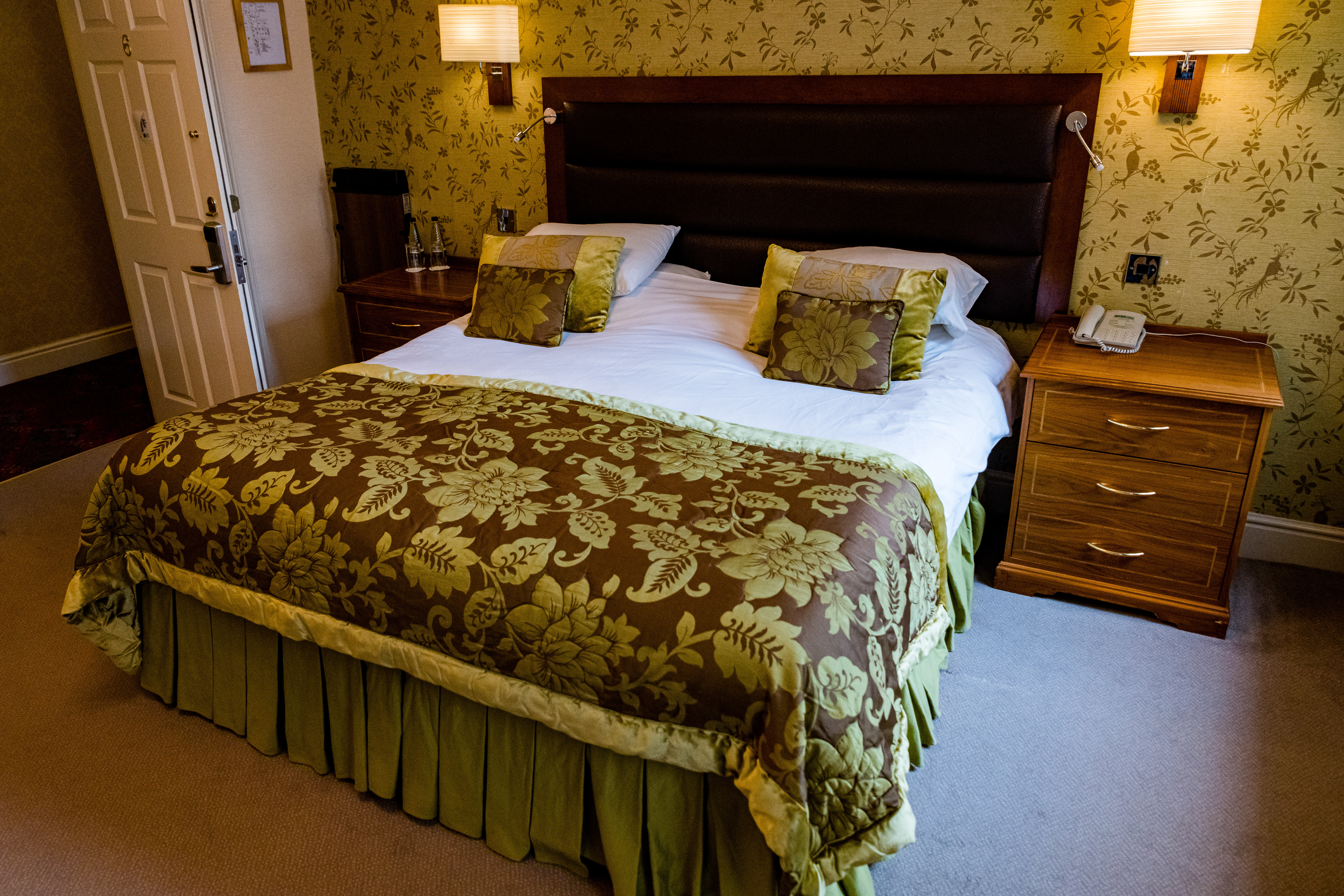 THE GEORGE HOTEL-guestroom-Feature Room.jpg