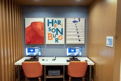  - Holiday Inn Express & Suites Harrisonburg - I-81, Exit 247