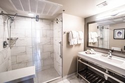  - Seven Gables Inn Clayton - I-170, Exit 1F