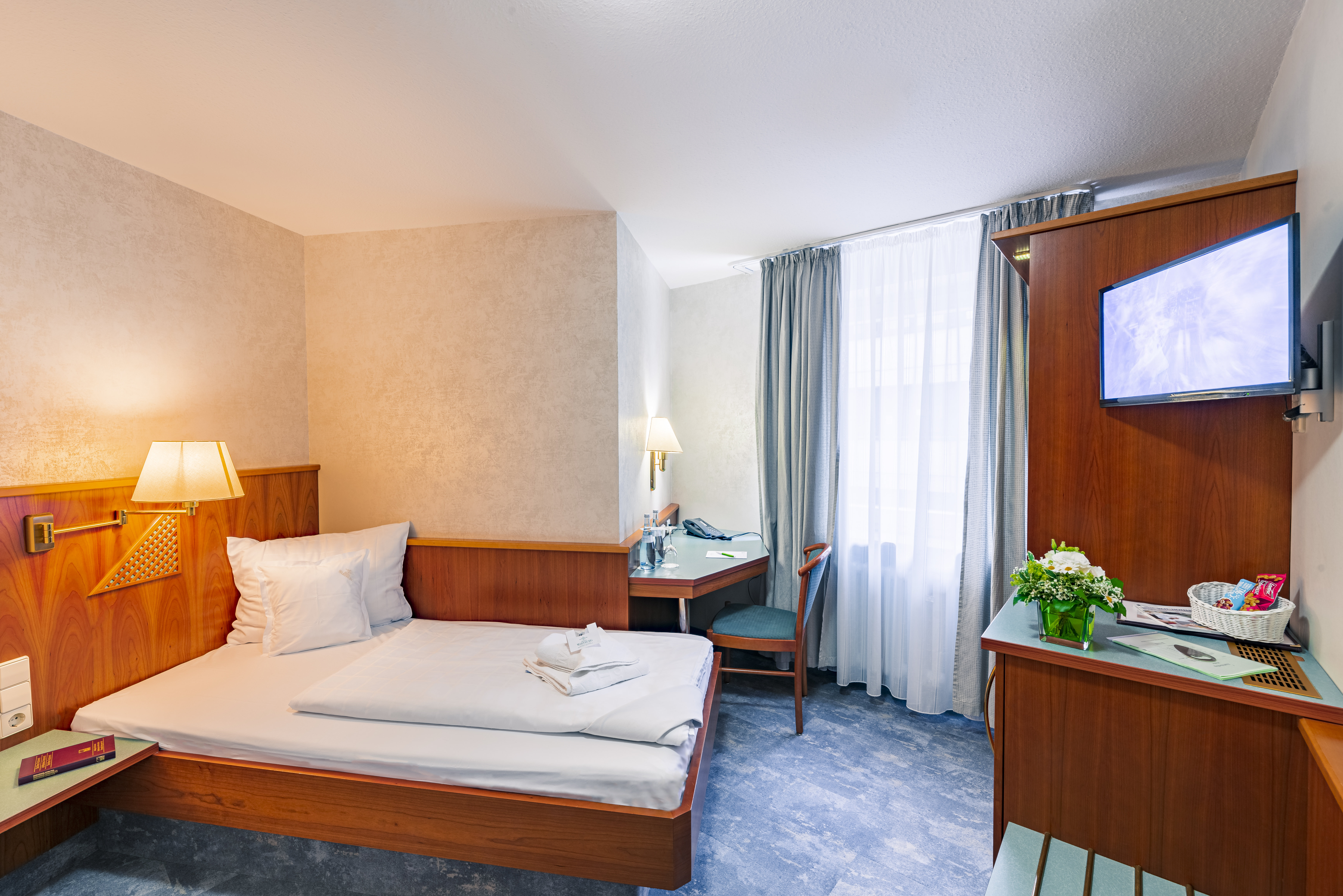 TOP VCH HOTEL WARTBURG STUTTGART-guestroom-Single room - TOP VCH Hotel Wartburg Stuttgart.jpg