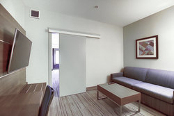  - Holiday Inn Express & Suites Airport Calgary