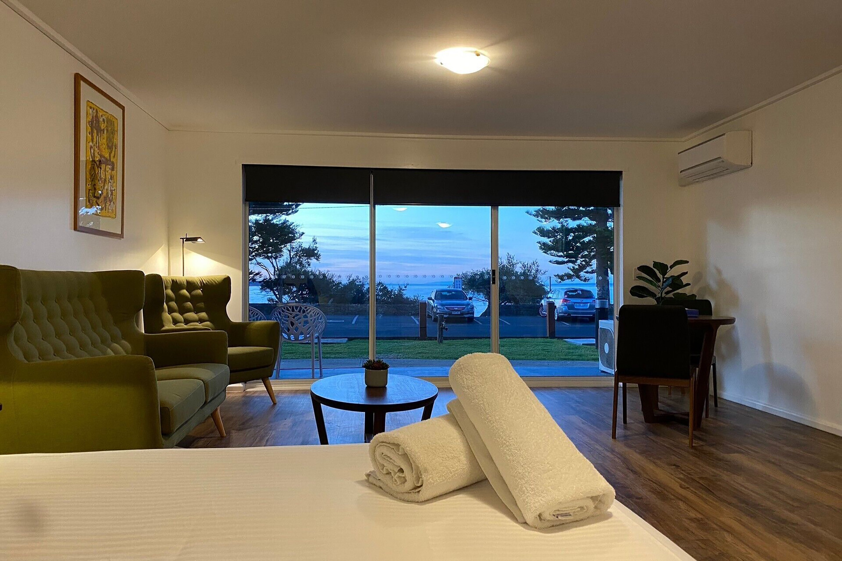 NORTH PIER HOTEL-guestroom-Bay View Suite.jpg
