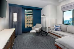  - Courtyard by Marriott Hotel Midtown Atlanta - I-75 & I-85, Exit 249D