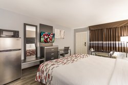  - Red Roof Inn & Suites Athens - I-65, Exit 351