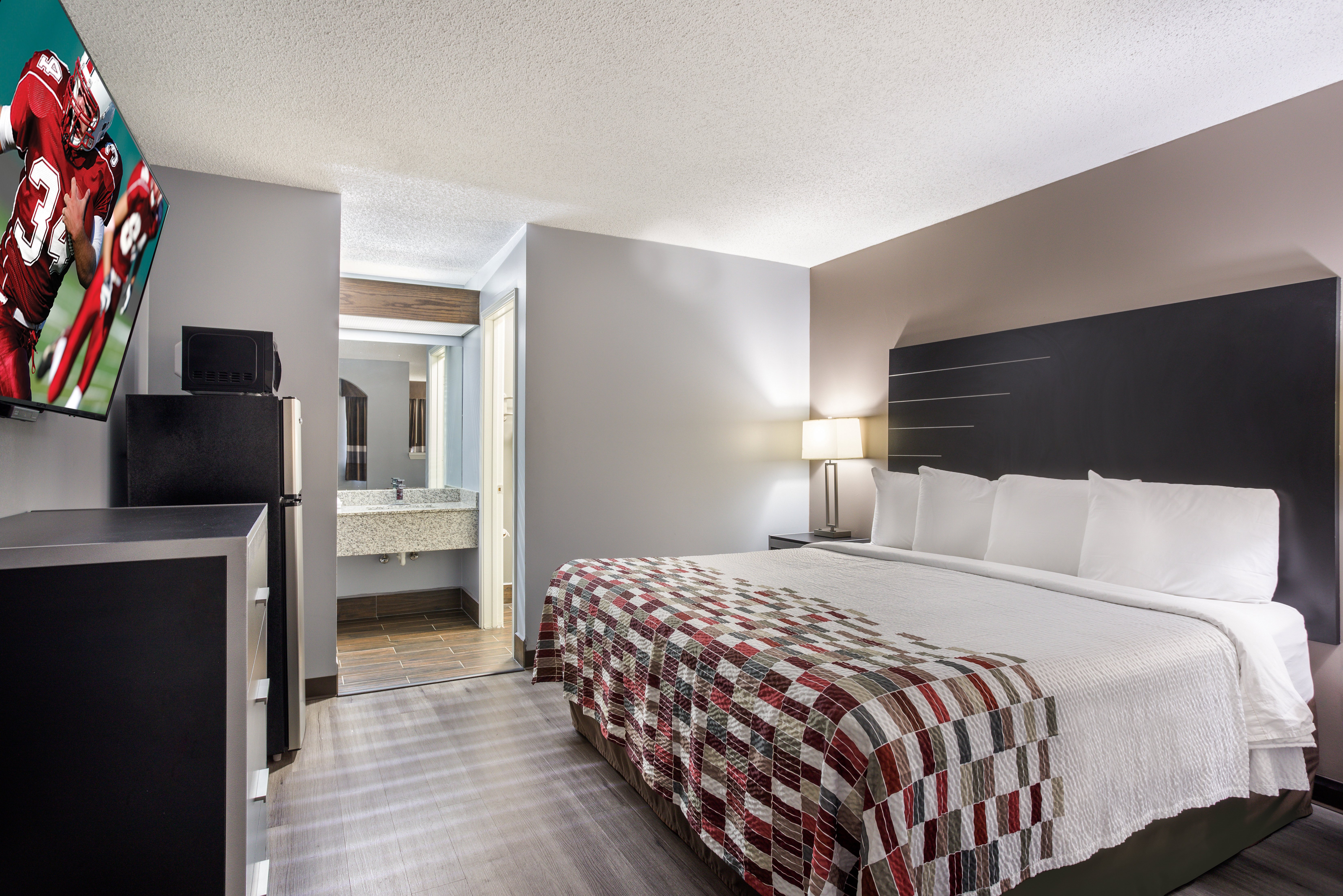 RED ROOF SUITES ATHENS, AL-guestroom-Suite King.jpg