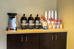  - Red Roof Plus+ Inn & Suites Linthicum