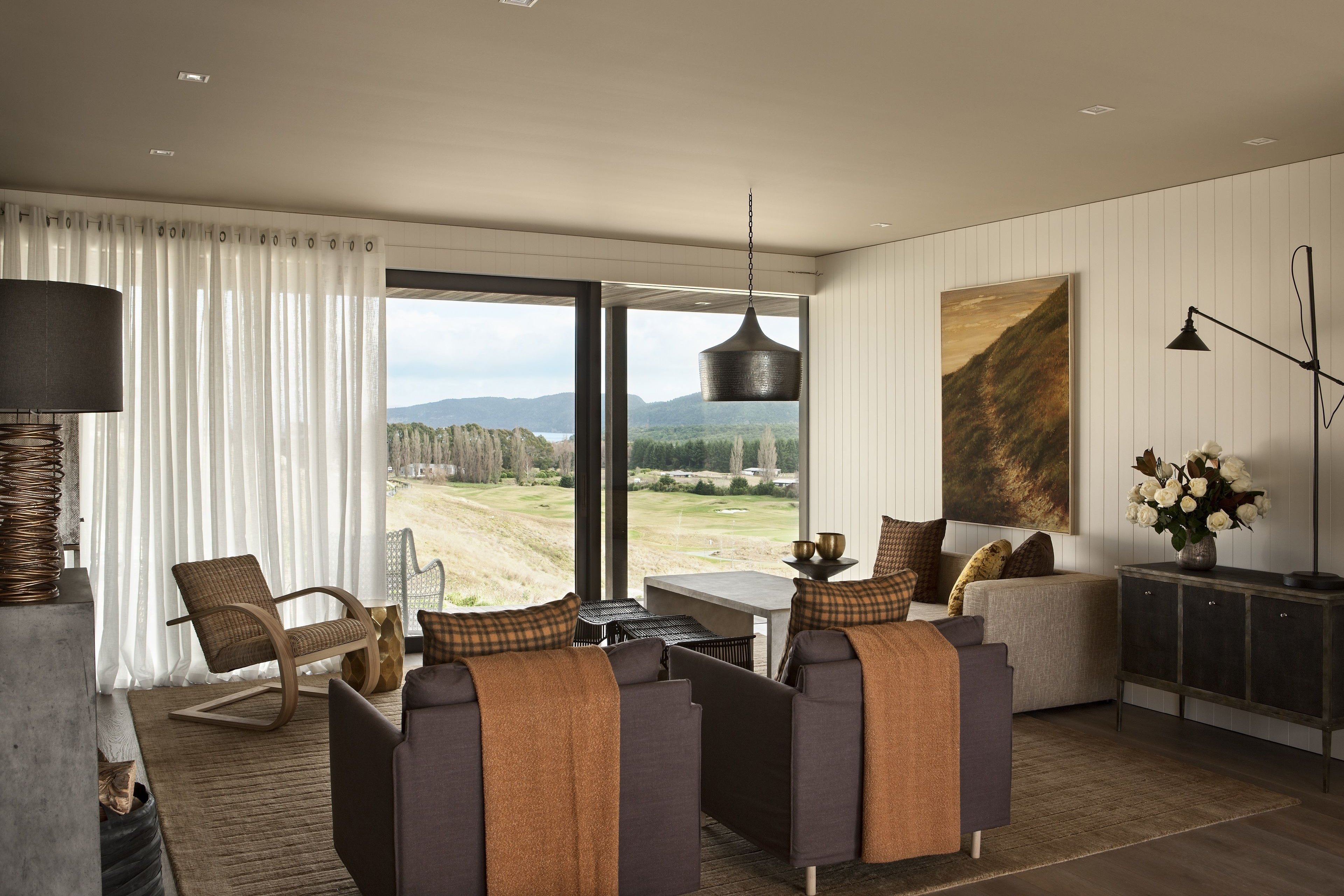 THE KINLOCH CLUB-guestroom-Manor Residence Inclusive Den & Manor Residence Two/Three Bedroom With Den.jpg