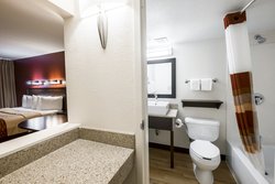  - Red Roof Plus+ Inn & Suites Woburn - I-95, Exit 54