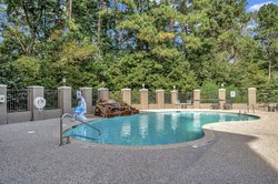  - Holiday Inn Express & Suites South Lufkin