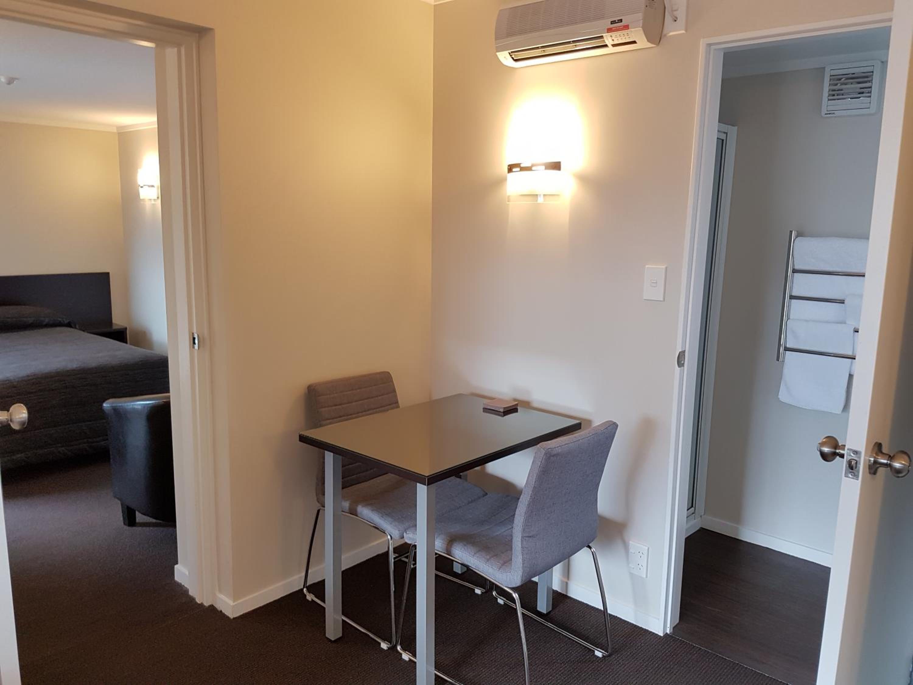 Aspree Motor Inn-guestroom-One Bedroom Suite.jpg