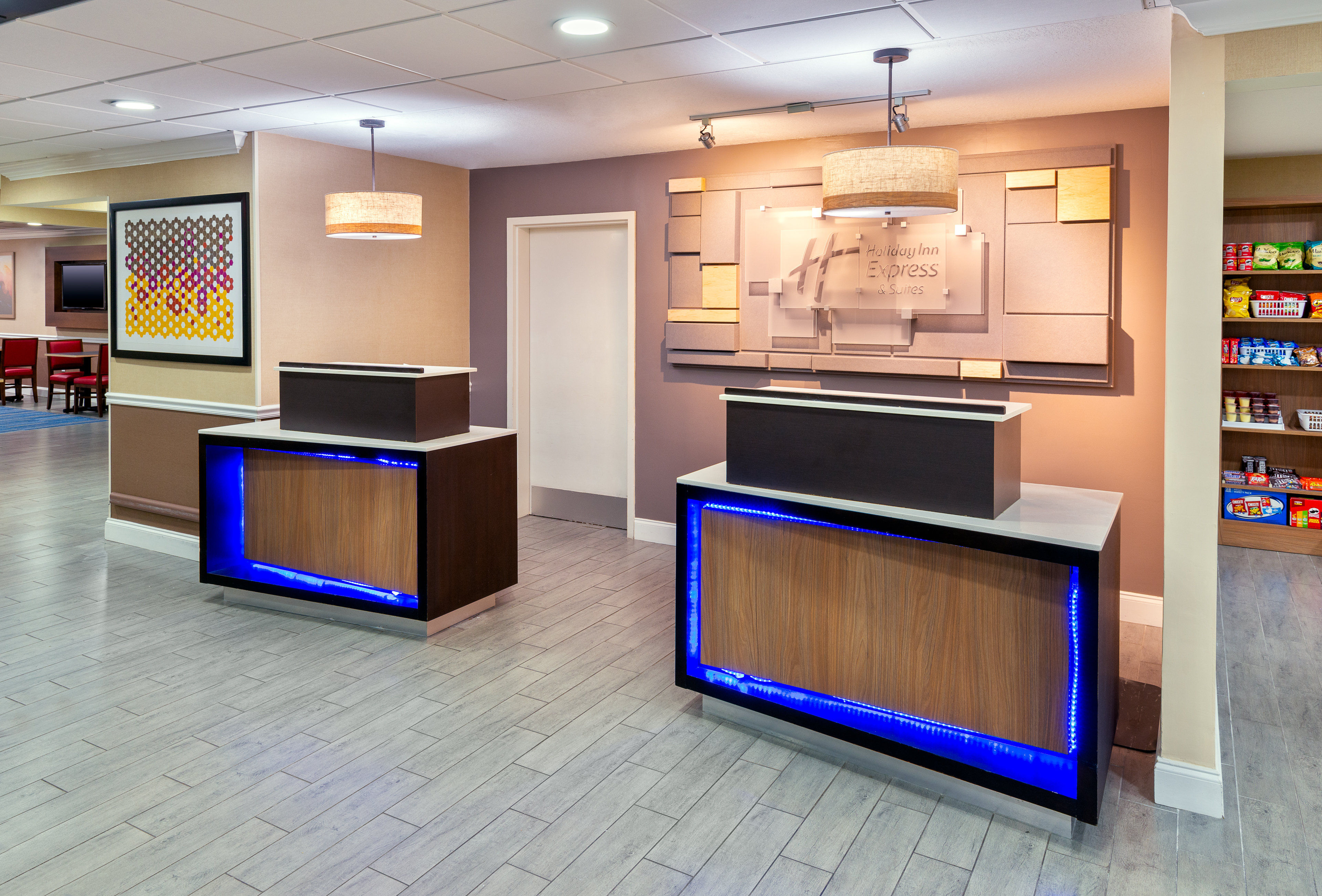 HOLIDAY INN EX STE BONITA SPRG BY I-guestroom-Visit the front desk for help checking in or special requests..jpg