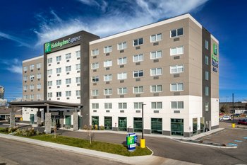 Holiday Inn Express & Suites Brandon