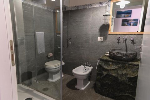 PIC 12