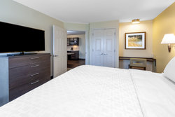  - Candlewood Suites South East Kalamazoo - I-94, Exit 80