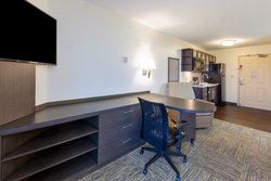  - Candlewood Suites South East Kalamazoo - I-94, Exit 80