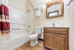  - Red Roof Inn & Suites Council Bluffs - I-29, Exit 49