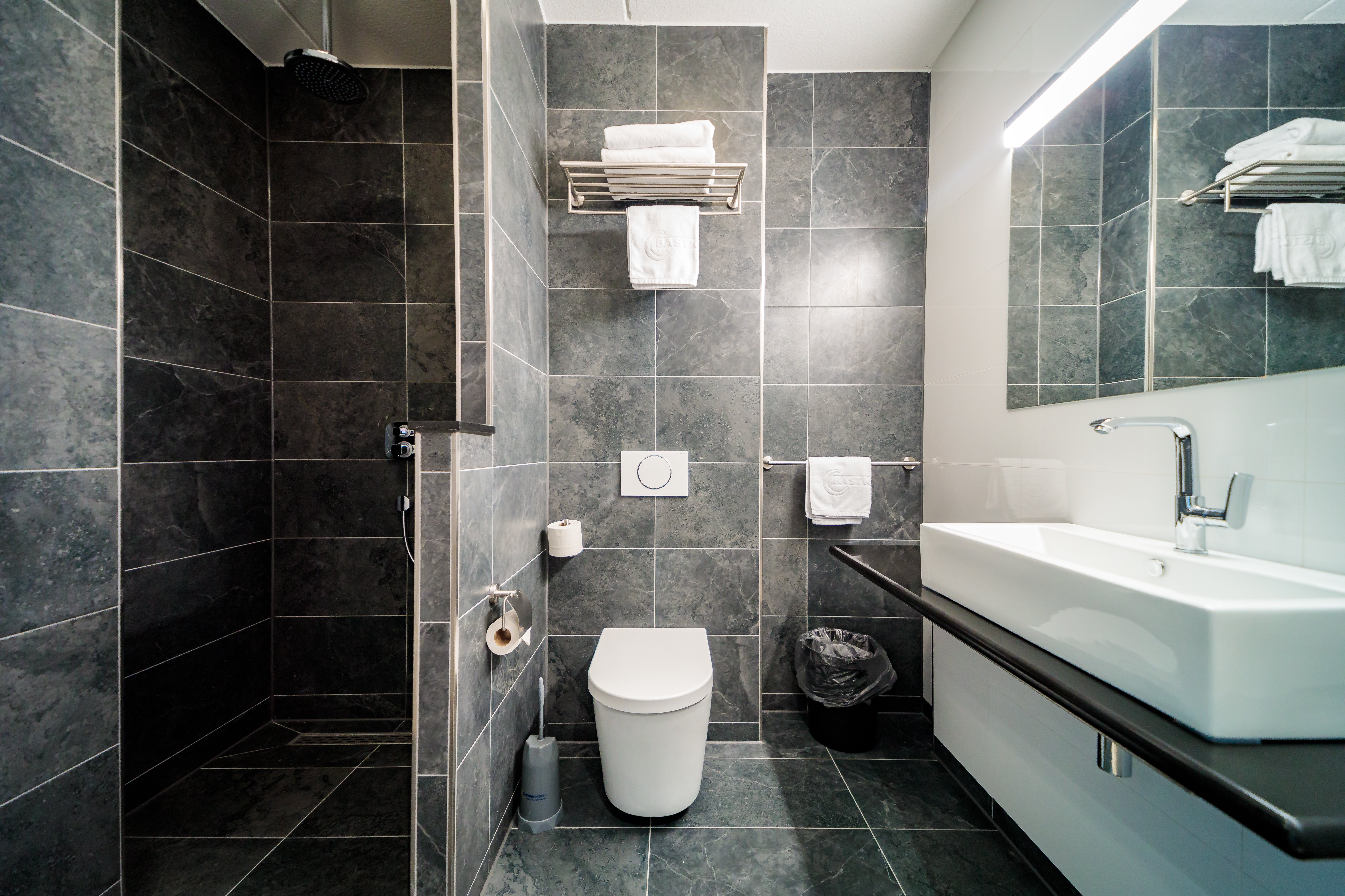 Bastion Nijmegen-guestroom-Bathroom.jpg