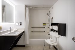  - Holiday Inn Express Coventry - I-95, Exit 21