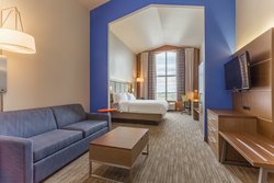  - Holiday Inn Express & Suites Loves Park - I-39 & I-90, Exit 12