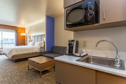  - Holiday Inn Express & Suites Loves Park - I-39 & I-90, Exit 12