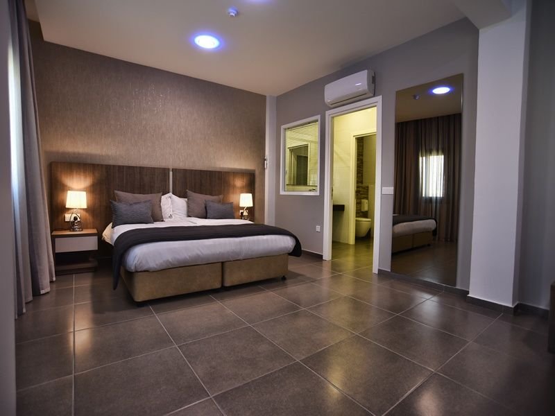 RISE URBAN ART HOTEL-guestroom-Senior Suite.jpg