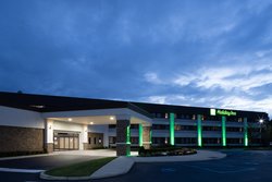  - Holiday Inn Airport Holtsville - I-495, Exit 63
