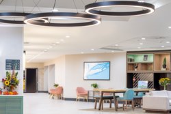  - Holiday Inn Airport Holtsville - I-495, Exit 63