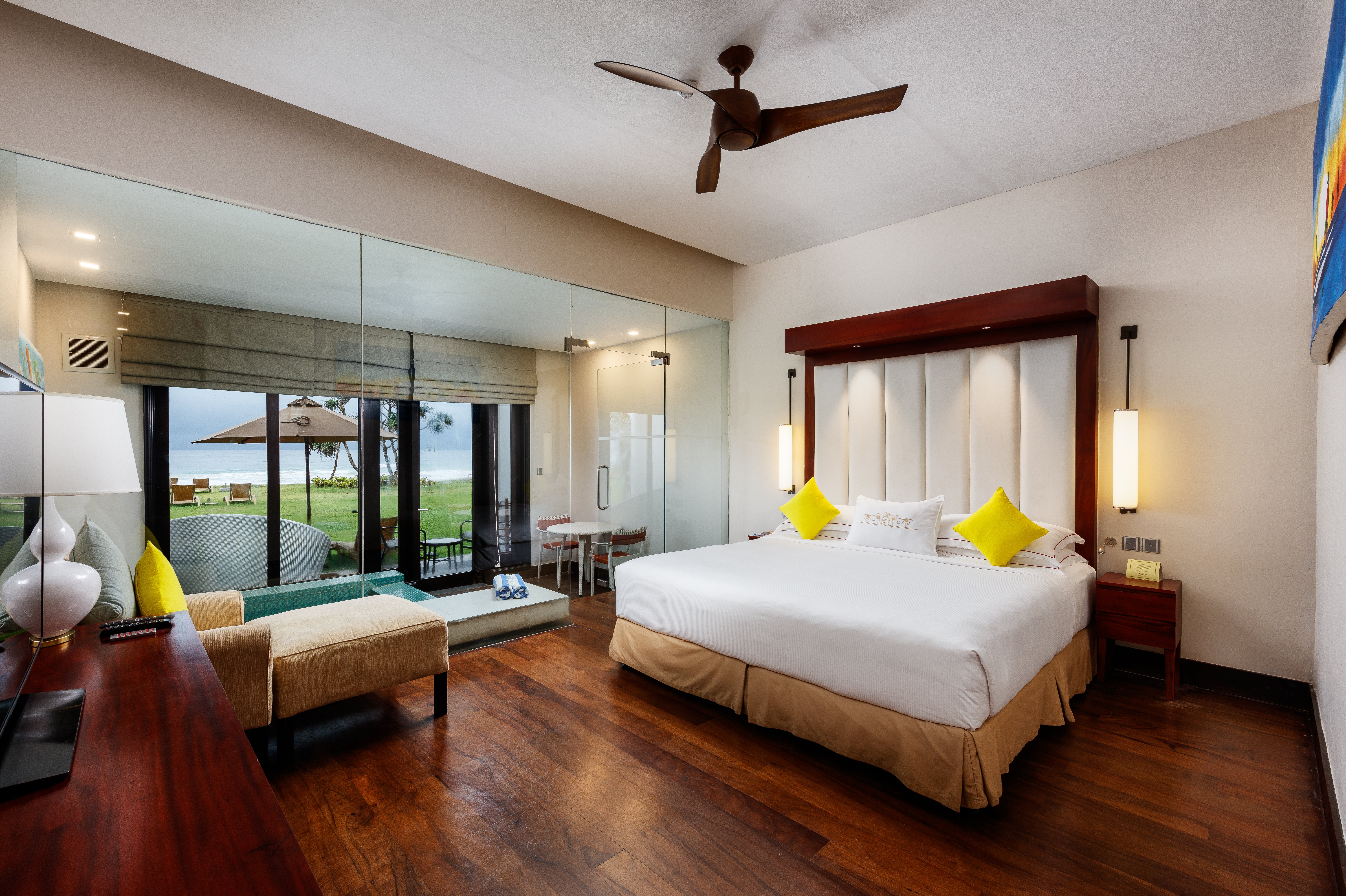 FORTRESS THE-guestroom-Beach Splash Room - hero image.jpg