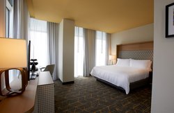  - Holiday Inn Downtown Louisville - I-65, Exit 136C