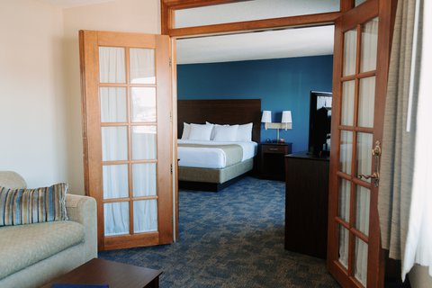Boarders Inn & Suites