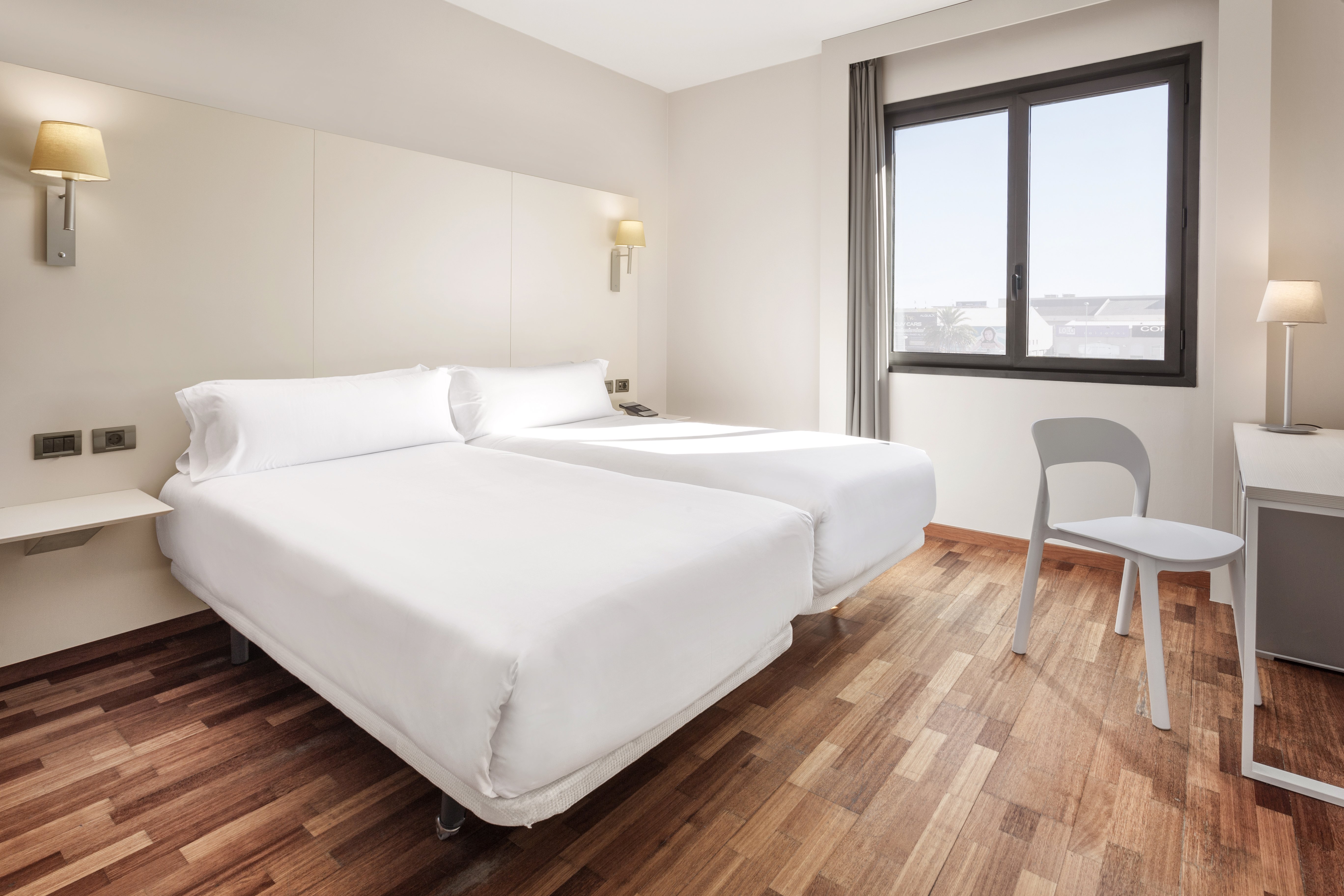 B&B HOTEL ELCHE-guestroom-TWIN ROOM.jpg