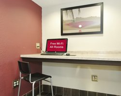  - Red Roof Plus+ Inn & Suites Hoffman Estates - I-90, Exit 62