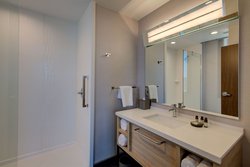  - Threefoot Hotel Meridian