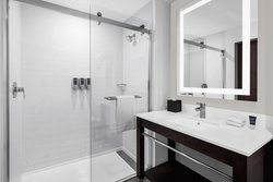  - Four Points by Sheraton Hotel Flushing