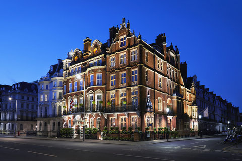 The Milestone Hotel Exterior