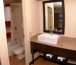  - Red Roof Plus+ Inn Richmond Highway Alexandria - I-95 & I-495, Exit 177