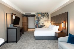  - Glenmark Hotel Glendale