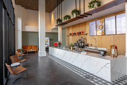  - Glenmark Hotel Glendale