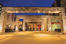  - Marriott Hotel Airport Burbank - I-5, Exit 148