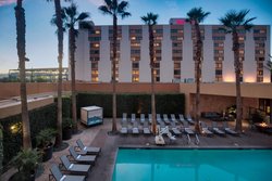  - Marriott Hotel Airport Burbank - I-5, Exit 148