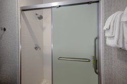  - Holiday Inn Express & Suites Beloit - I-39 & I-90, Exit 185