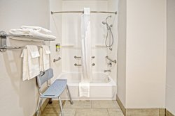  - Holiday Inn Express & Suites Clarksville - I-40, Exit 55