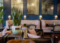  - Elwood Hotel Downtown Lexington