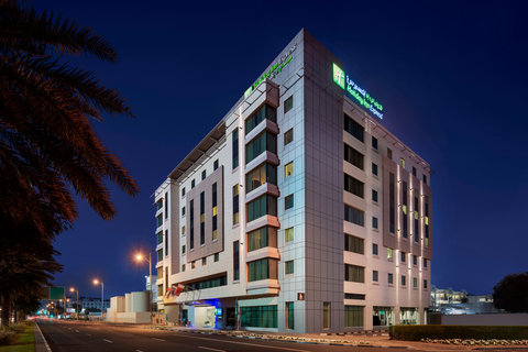 Stay in the heart of Jumeirah area